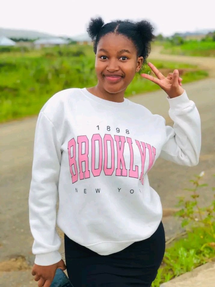 Hi. Is your weekend also boring like mine. 😒