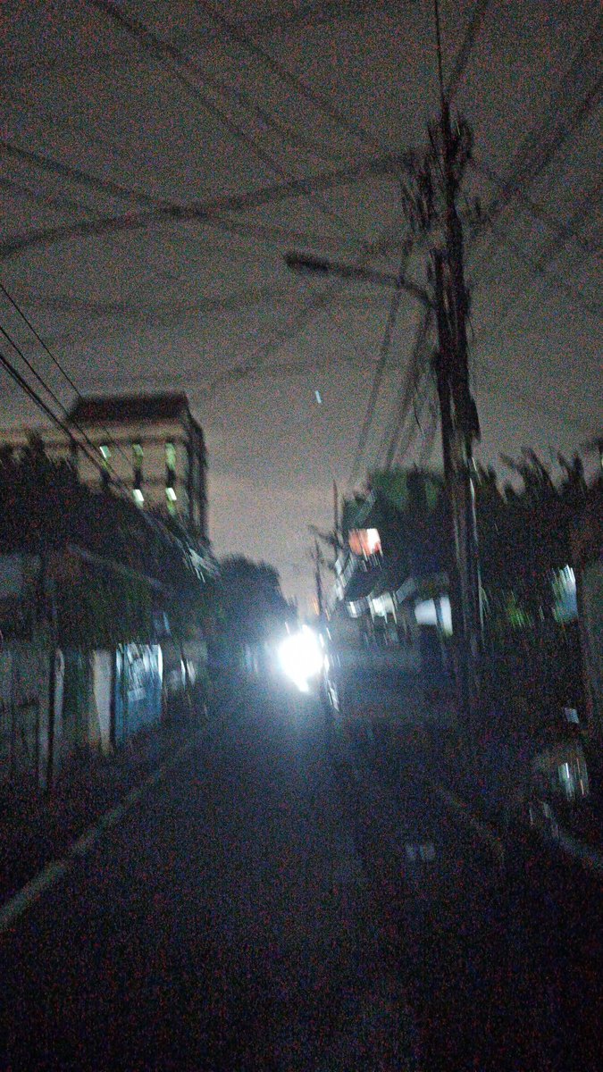 ChimpEarth's tweet photo. @pln_123  Malam. Lampu jalan di Jatinegara Barat matI. Bantu cek dan hidupkan kembali ya. Makasih https://t.co/x5gZ05c3Wg