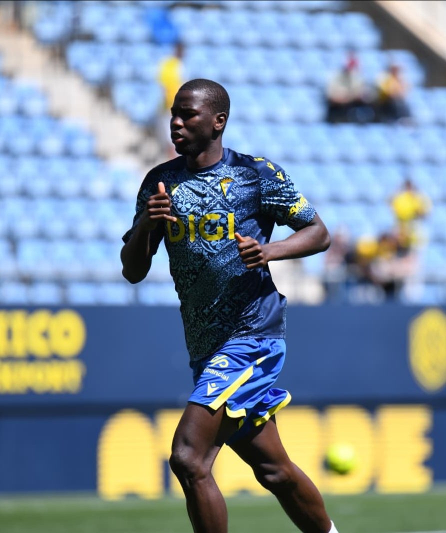 lagranjugadacsr's tweet image. 🔛⏱️ ¡Comienza el encuentro! ⚽️  

🟡🔵 @Cadiz_CF 
🆚 
🟢⚪️ @CordobaCF_ofi 

🎙️ @javilacave 

🗣️ Oliverio Álvarez 'Oli' 
🗣️ Juan Peña Varela 

#CádizCórdoba
#LaLigaHypermotion 

📻 @CanalSurRadio 
🌐 csur.red/Et3950UNm5b
📱 App