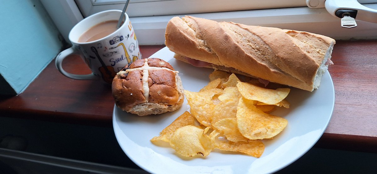 Little walk to test the leg and now some lunch...