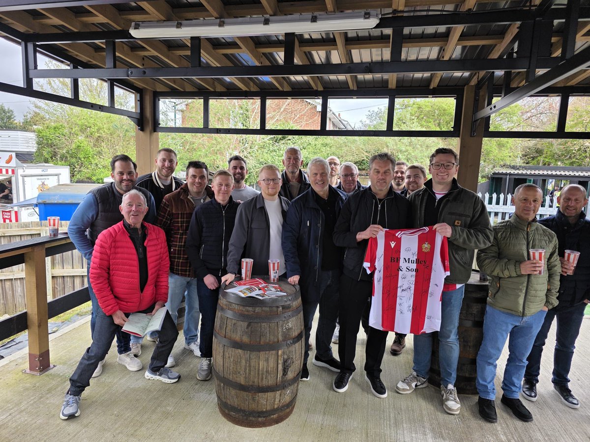 HornchurchFC's tweet photo. Presentation of a signed shirt to Jonny Thoroughgood and his stag do prior to yesterday’s game.

Good luck Jonny! https://t.co/uAhn6epkIG
