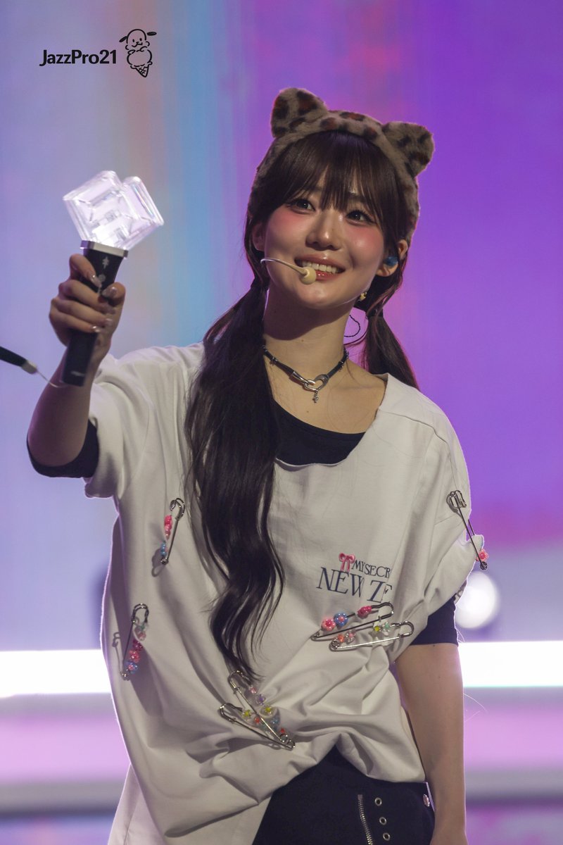 260404 콘서트

🫶

#tripleS #트리플에스 #윤서연 #YoonSeoyeon #서연