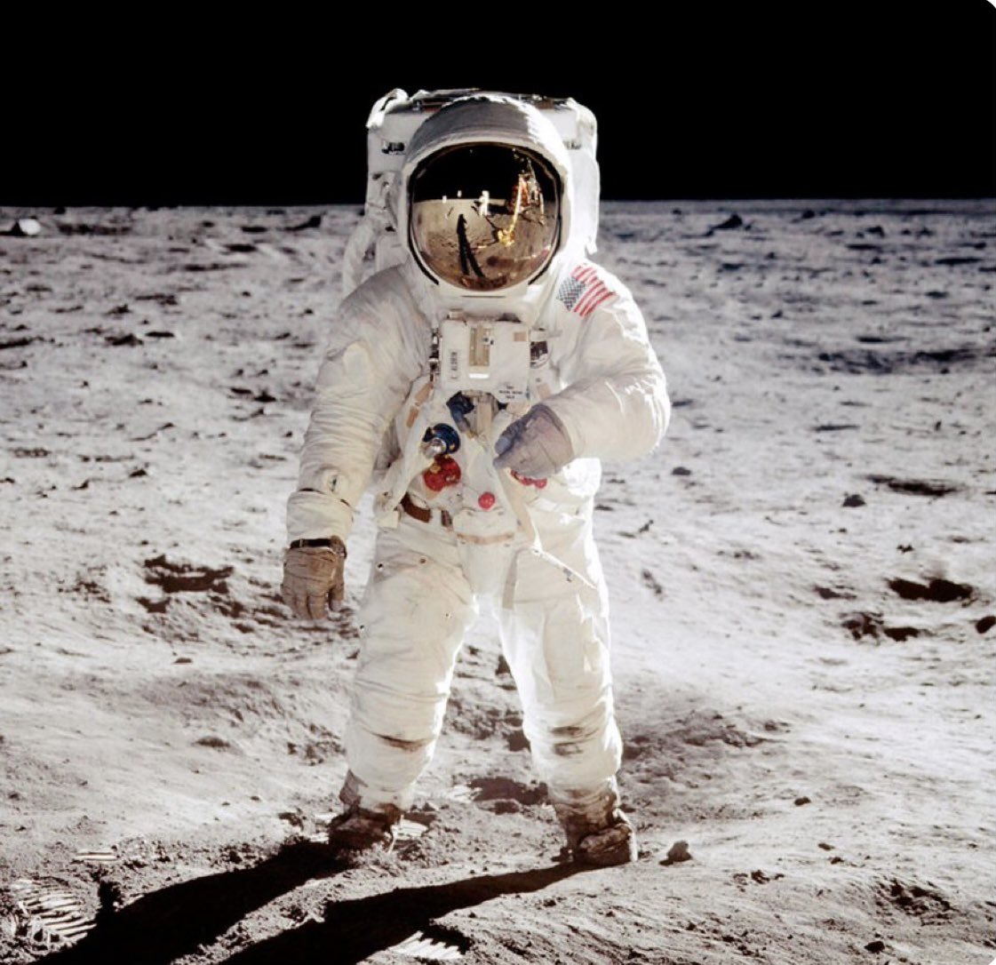 Jon Stewart tweet media