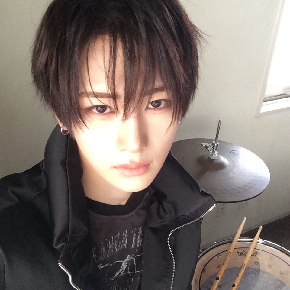 &isa 🐌🍎 tweet media