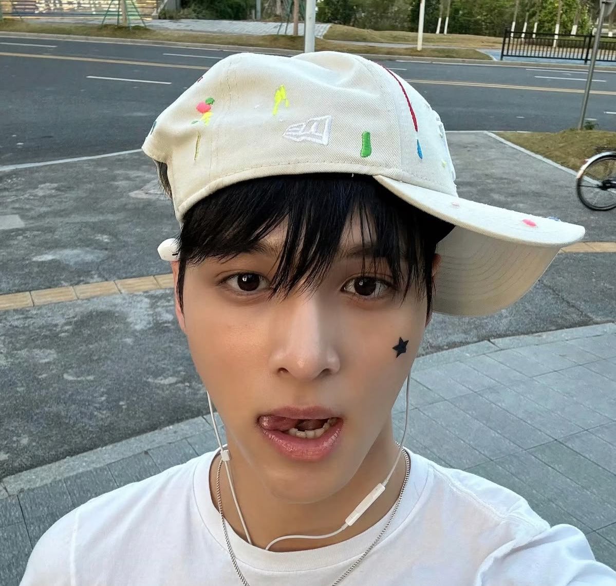 &isa 🐌🍎 tweet media