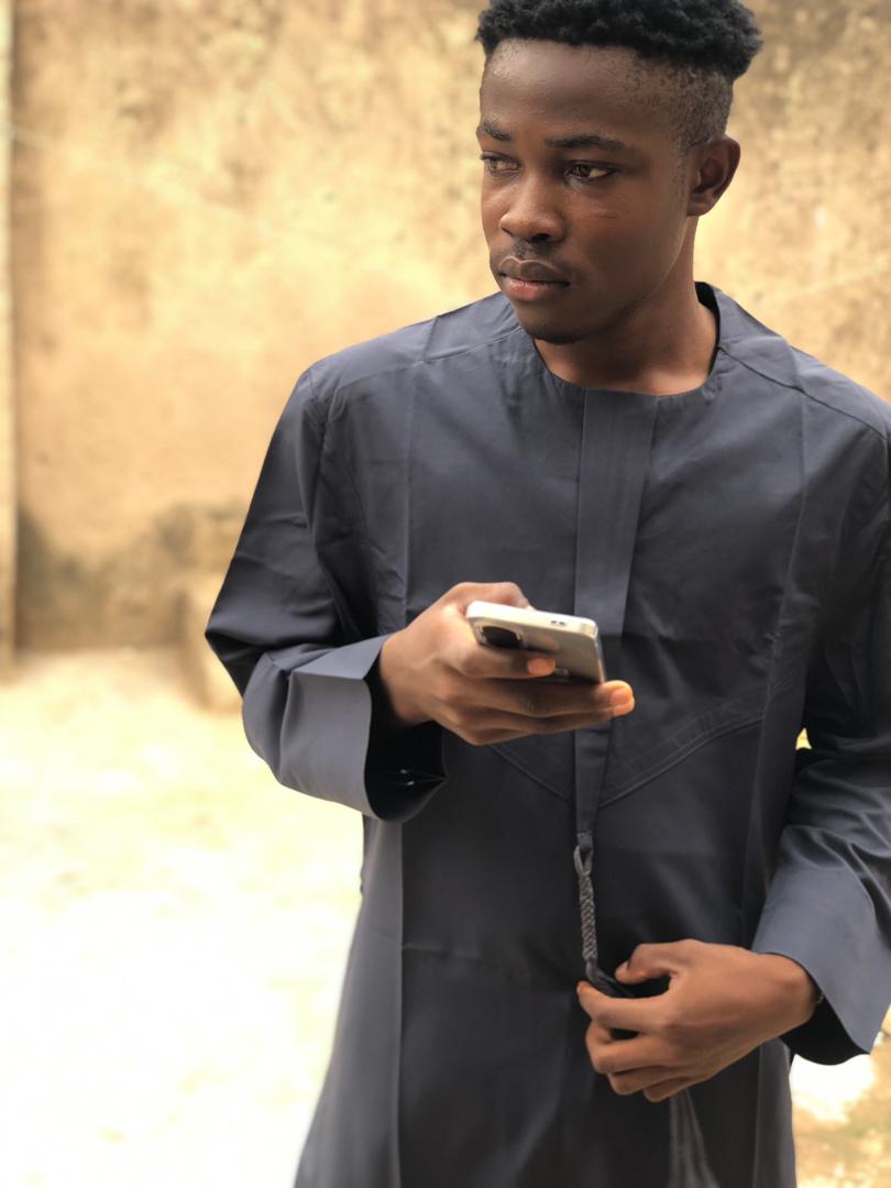 kingwinar_'s tweet photo. Embrace The moment 🌓 
Fashion by 🛍️ : Binbazz Fashion 
Photographer 📽️: vickyboy https://t.co/GRatrc90XT