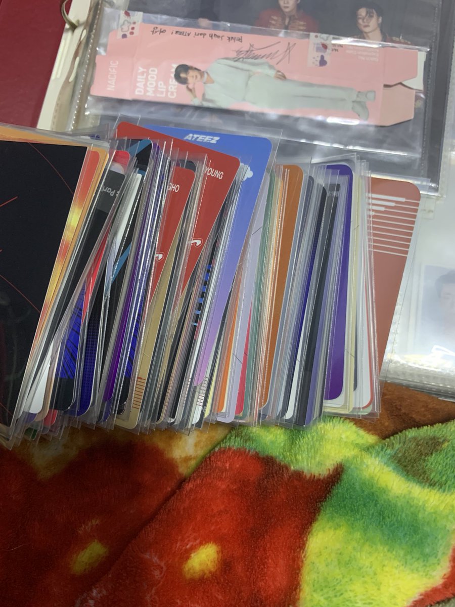 sngmnqi's tweet photo. gaiss, masih adakah GO yg open lelang? aku mau fokus collect wl ku aja, atau kalau aku wts start 7k kira kira ada yg mau gak ya? https://t.co/jd7kcT3MWP