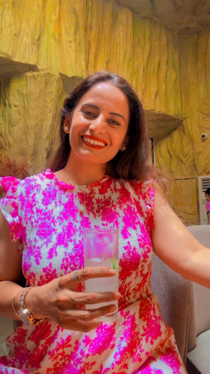 RupiSra's tweet image. My #weekend mode. 

Doing absolutely nothing, achieving everything! 🥰😘 

#Saturday
#Vibing