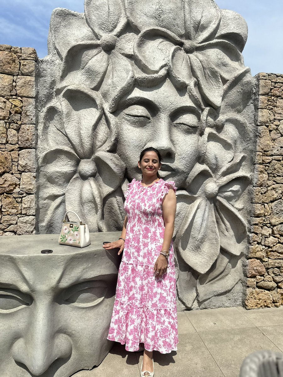 RupiSra's tweet image. My #weekend mode. 

Doing absolutely nothing, achieving everything! 🥰😘 

#Saturday
#Vibing