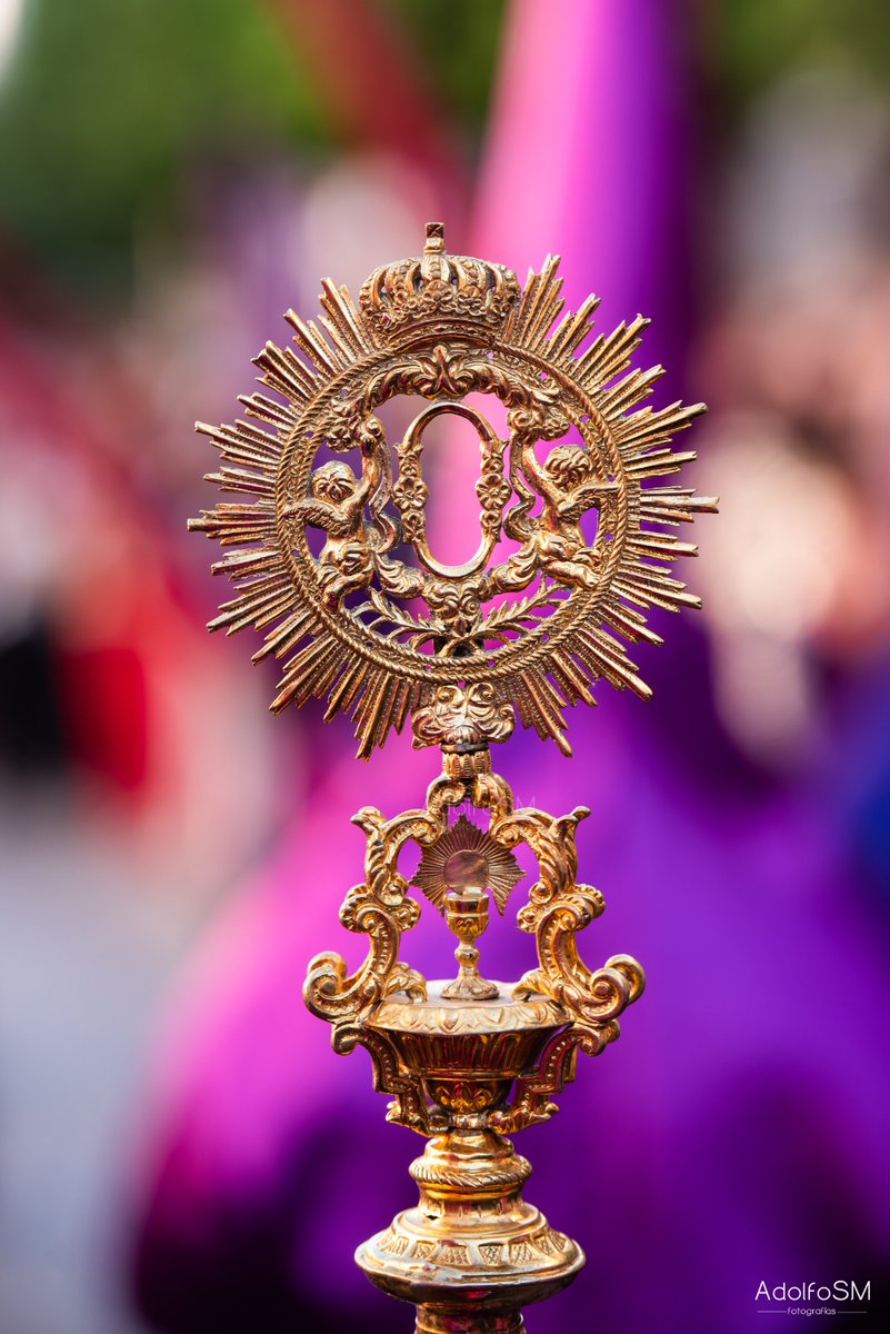 ASanchezM90's tweet photo. Cae la tarde y contigo, Nazareno, florece la Fe en Triana.

@hermandaddelao https://t.co/jT11immXuF