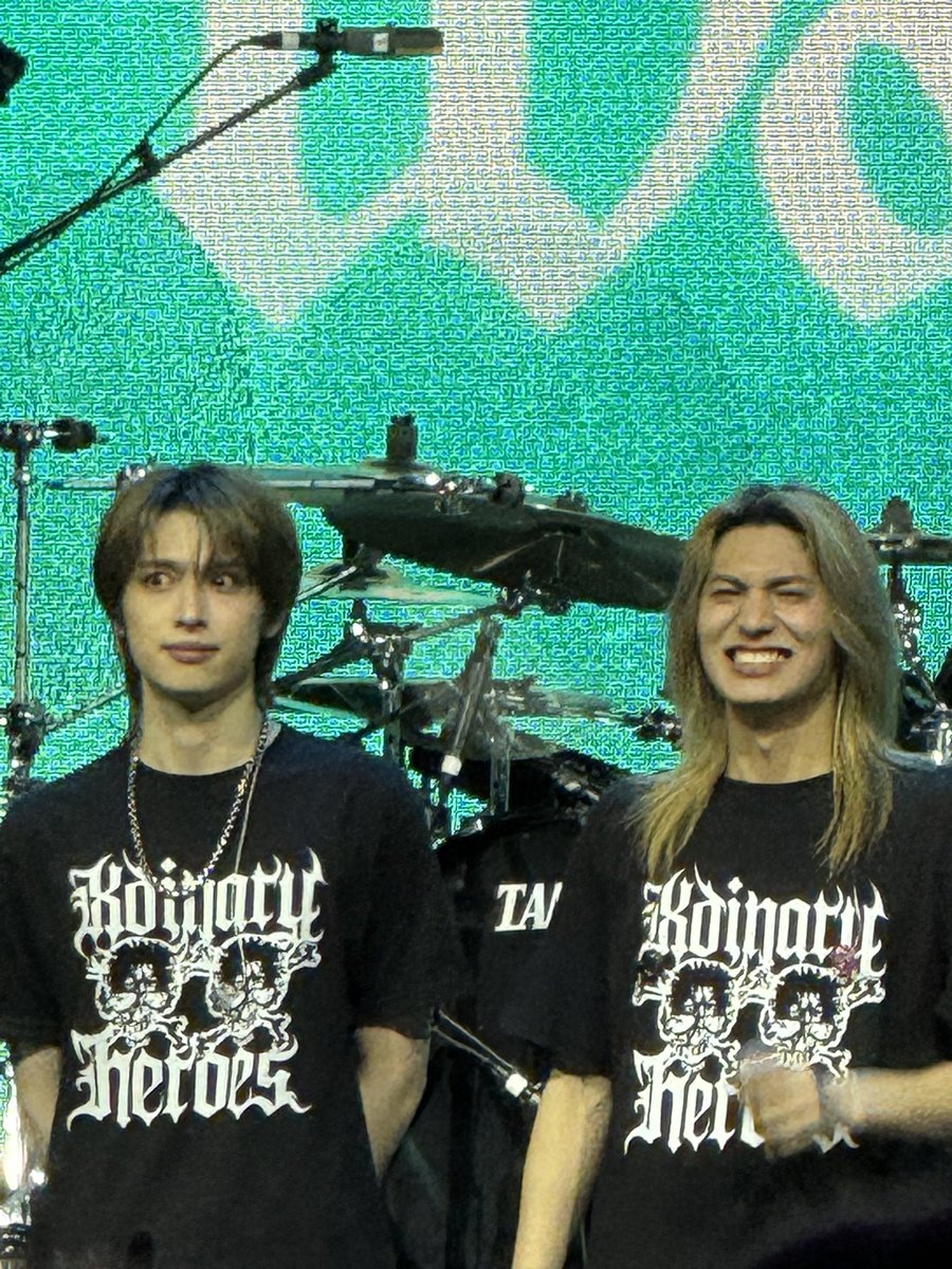 em || DEAD AND seeing BTS 💜 tweet media