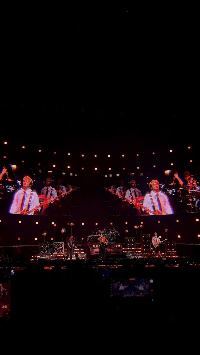 julie + 5SOS⭐️ tweet media