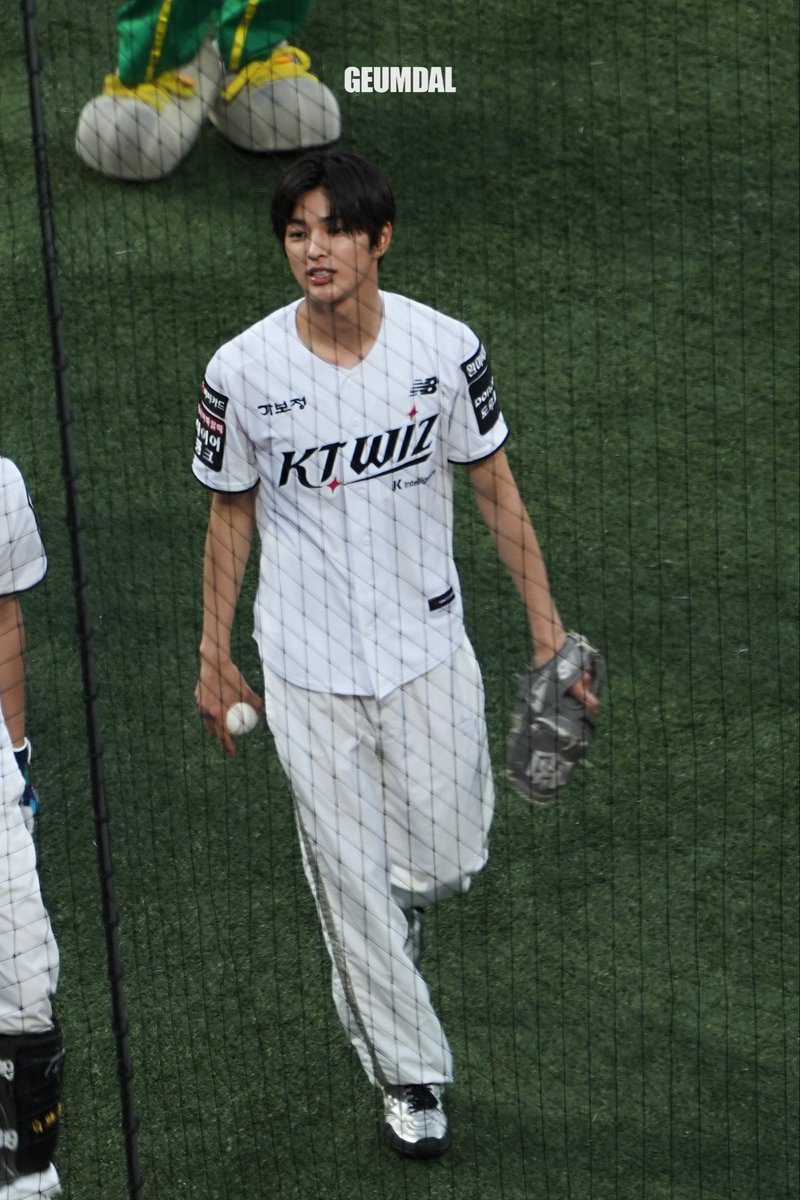 geumdal0818's tweet photo. 260403 #건호 #KEONHO #코르티스 #CORTIS https://t.co/tVp0yZPkeI