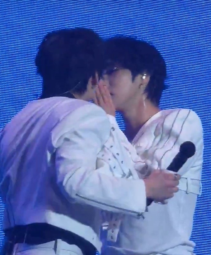 ronnie 🇦🇷 tweet media