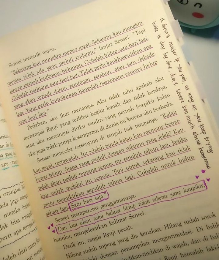kiissedbypoem's tweet photo. 📖: Polaris Musim Dingin.

Rasanya seperti kita dipeluk dengan hangat dan dikuatkan oleh kalimat yang ada di dalam buku ini. ✨ https://t.co/kTAN5pmKYl