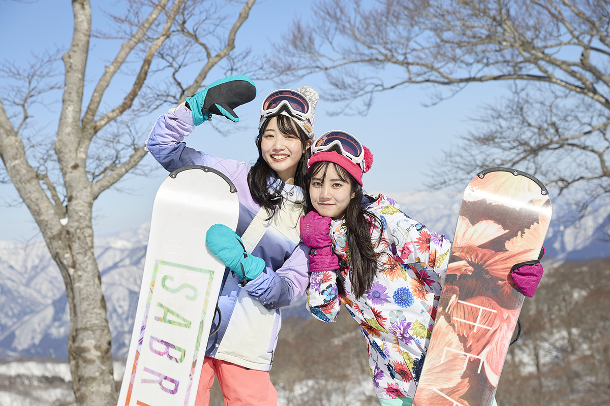 okuandibu's tweet photo. 今シーズン“最後の”「女性の“HAPPY DAY”」🥳✨

「４月６日」（月）は「レディースDAY」を開催💓

女性のリフト１日券を「２５００円」に割引サービス😊✨

今シーズンからは「１１月～４月まで毎月１回開催」で⛄💫
なんと！「“６回目”」のお得日に🥳✨

友達誘ったり…「スイーツタイム」したり🧁🍩🥂

「“好きなスタイル”」で楽しんでいきましょう(*＾ー＾)ノ✨

女性に嬉しいサービス😊✨
https://t.co/UROf69pN9l

「おトク情報＆サービス紹介」🛍✨
https://t.co/pwgkp7kLwH

「１１月１４日(金)〜４月１２日(日)」
「１５０日＝５ヵ月」オープン⛷️✨
グランスノー奥伊吹（旧：奥伊吹スキー場）
https://t.co/n1nCVNZ0cB