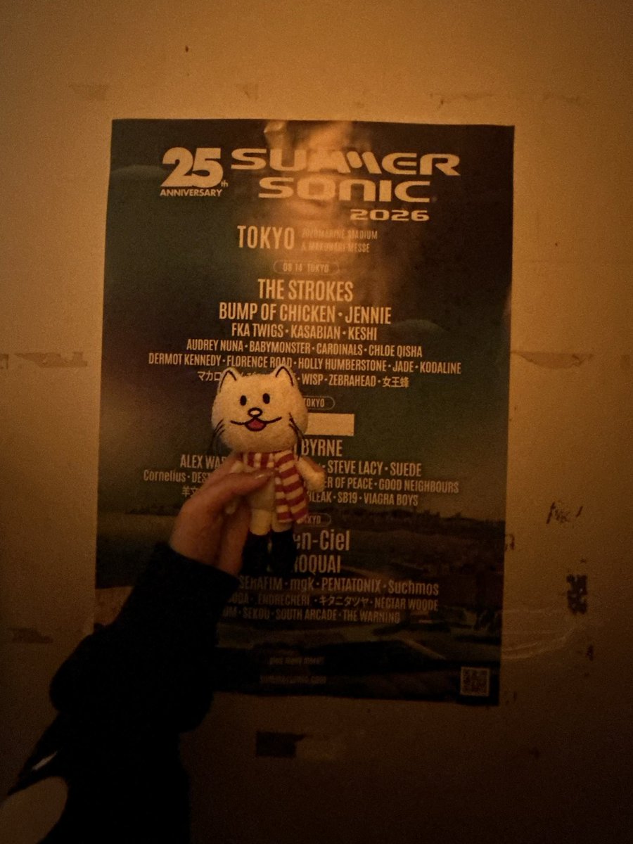 hinayo06's tweet photo. ライブ会場に貼ってたから撮ってたら、野生のリスナーさんに会いました!BUMP以外のライブ会場で会う率高め。。。笑 https://t.co/d4iOPIYp6T