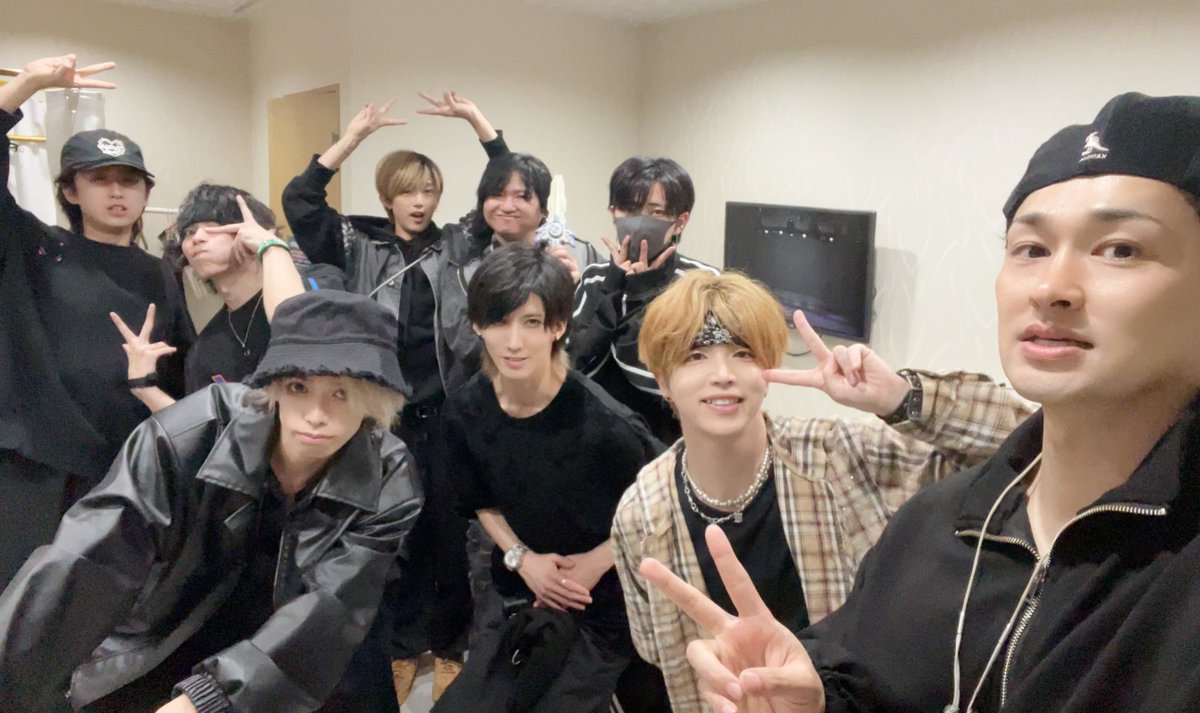takafumi_t1014's tweet photo. 久しぶりのニコこれ ありがとうございました！！

友達と部活してたみたいで楽しかったです😌

部室みたいな楽屋😂 https://t.co/DZh0gMzNNo