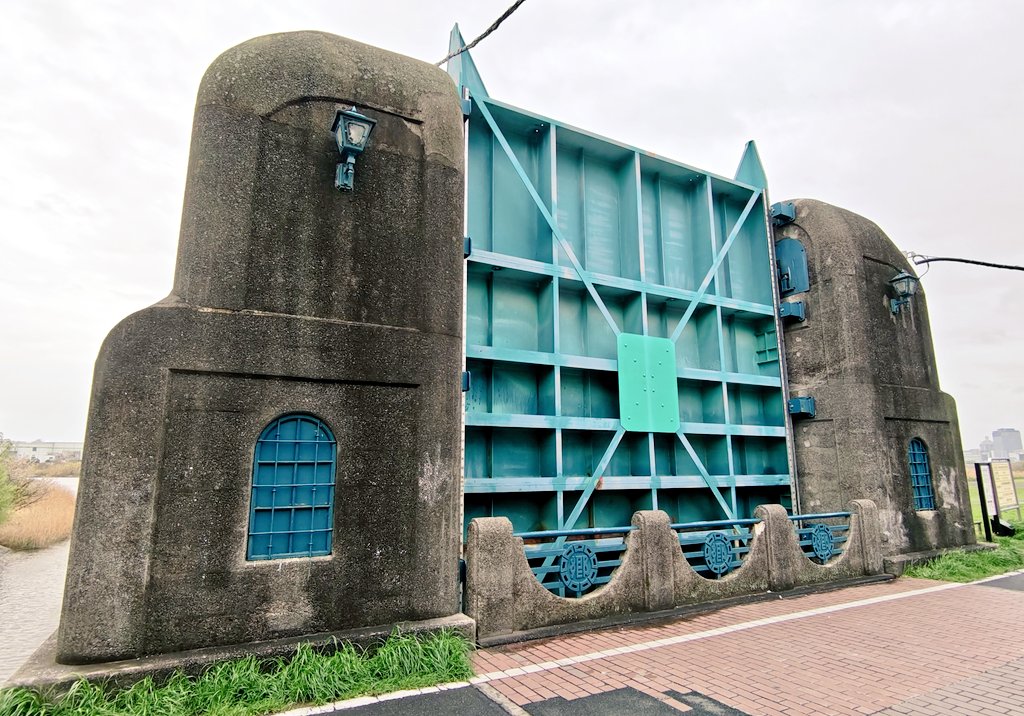 フムトアンデル tweet media