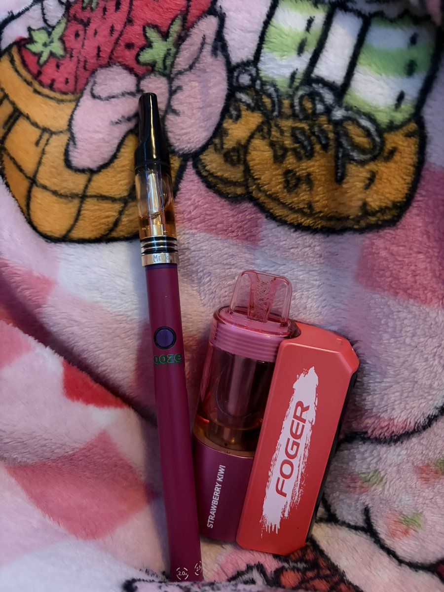 emmy 𖦹˚ ༘🦇 tweet media