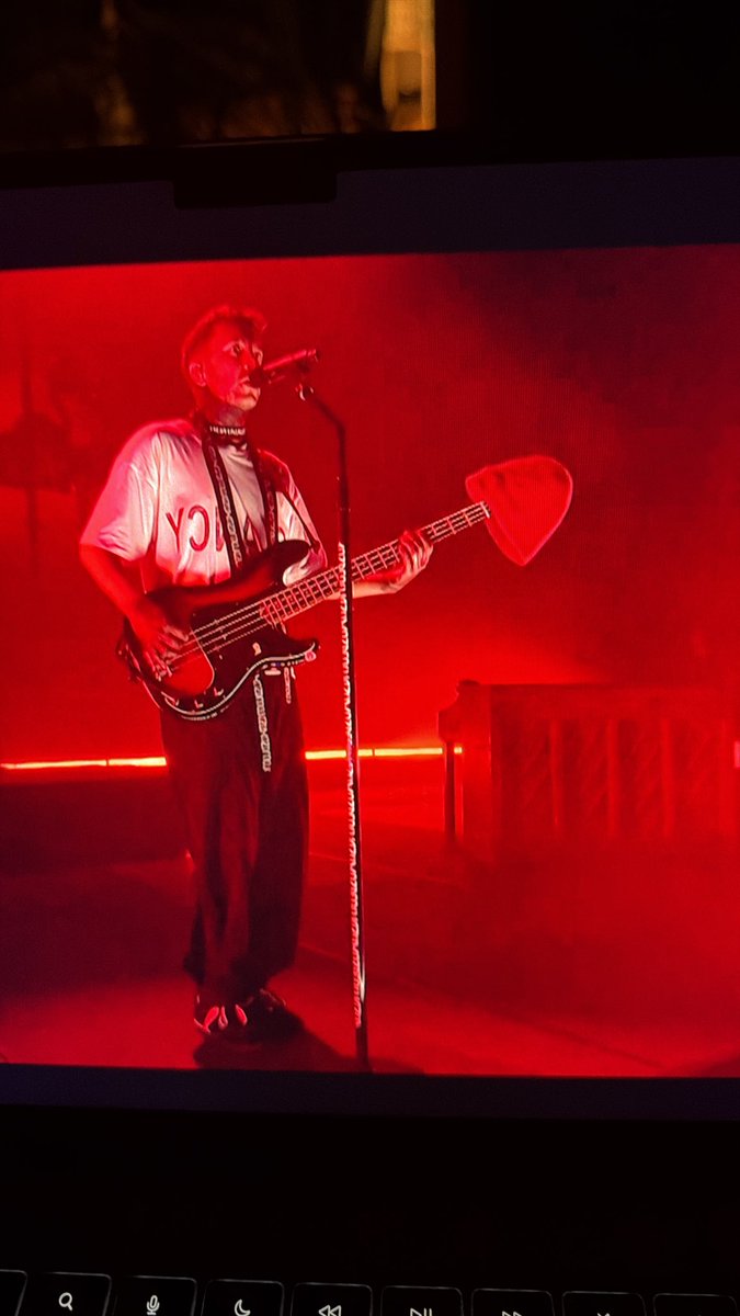 amelie ⊬ tøp festival summer tweet media