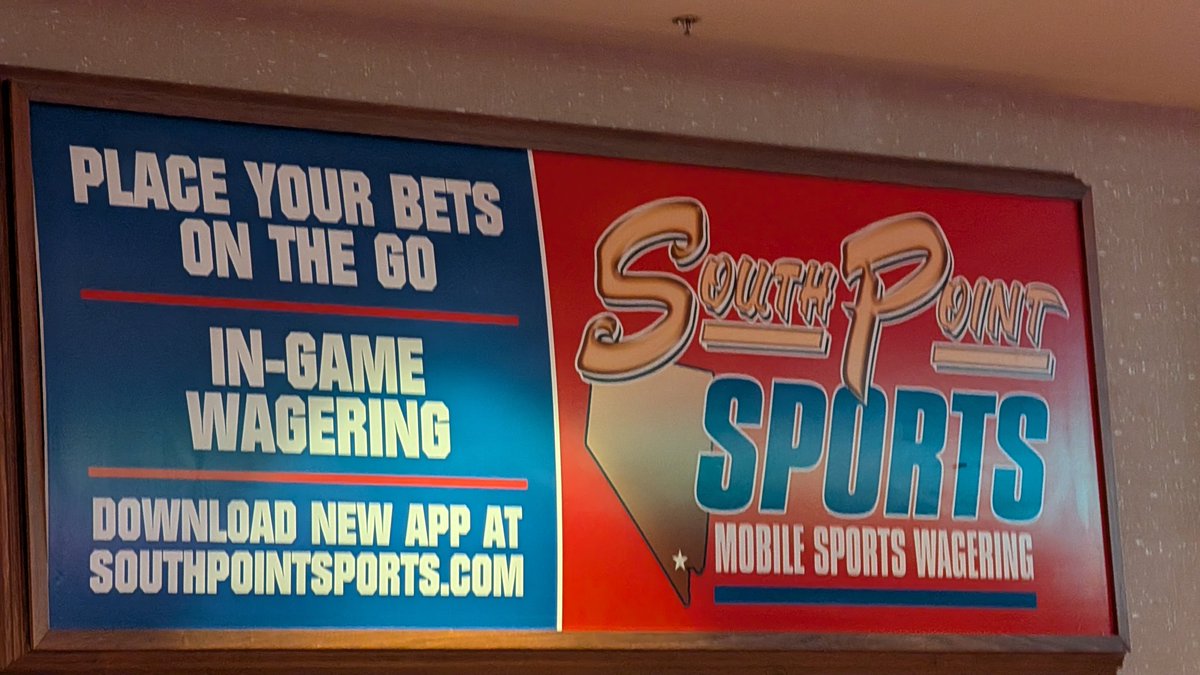 sharpguysports1's tweet photo. It was great to meet @VinnyByTheBook  for the 1st time. @andrewssports and Vinny are doing it right.  This is how Vegas used to be.  2 legends.......Come visit the @southpointlv ..... https://t.co/J2AWCz2hO1