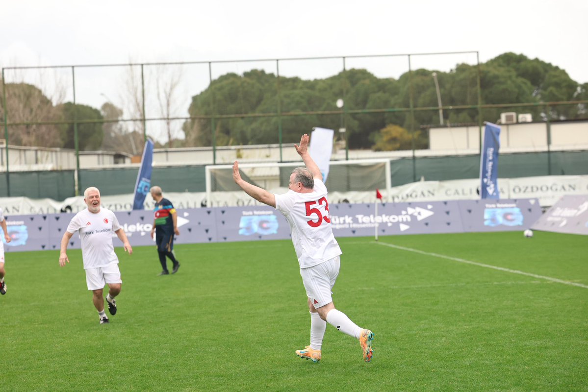 Dr. Osman Aşkın Bak tweet media