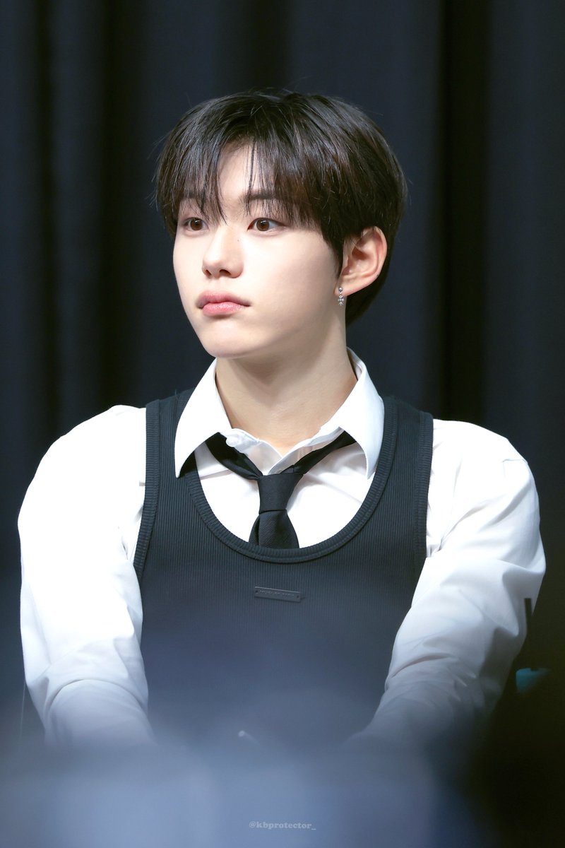 킴이.. tweet media