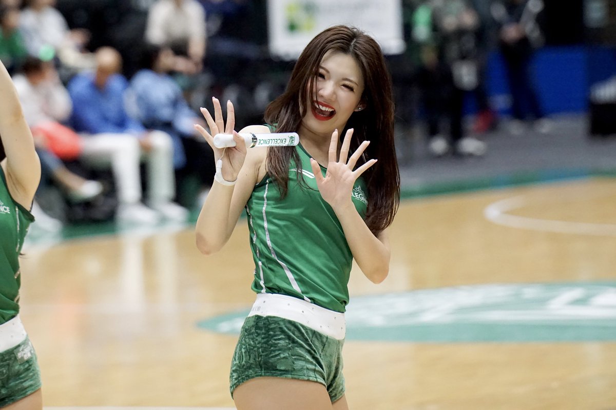 Cheki_wild's tweet image. 楽しかった！！
当たり前じゃないことはわかってるけど、やっぱり目線もらえて指差しされて笑顔もらえたらハッピーだし嬉しい気持ちになります。
また行きたくなるよ✨
渚紗さんもありがとうございます。
#横浜エクセレンス
#elegance