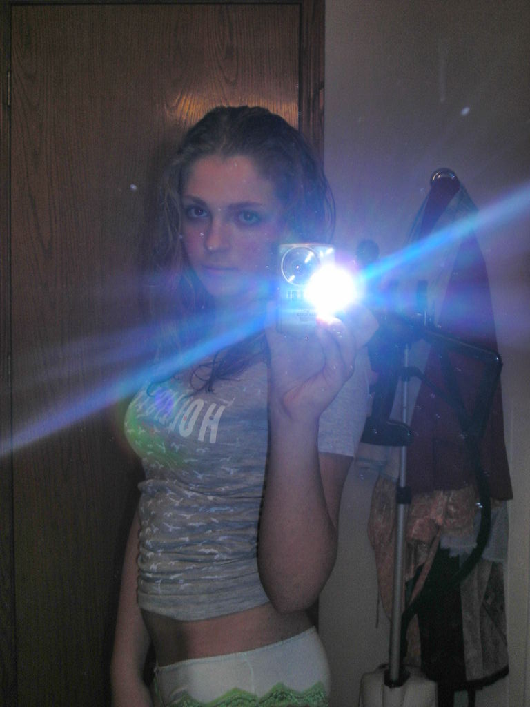 Plan sexe avec moi tinyurl.com/y93h276w car je suis seule à la maison et vraiment 🔥