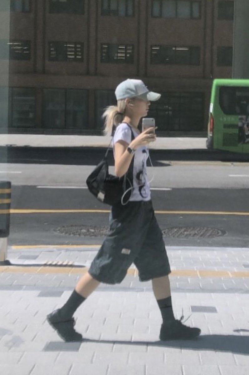 nyung_ggom1812's tweet photo. 여름 버뮤다 팬츠 코디 모음 https://t.co/AUqobba9zZ