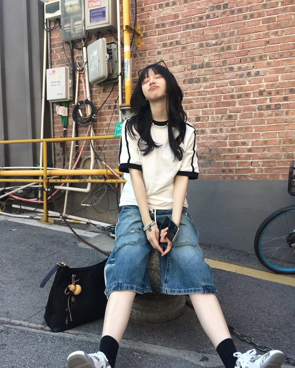 nyung_ggom1812's tweet photo. 여름 버뮤다 팬츠 코디 모음 https://t.co/AUqobba9zZ
