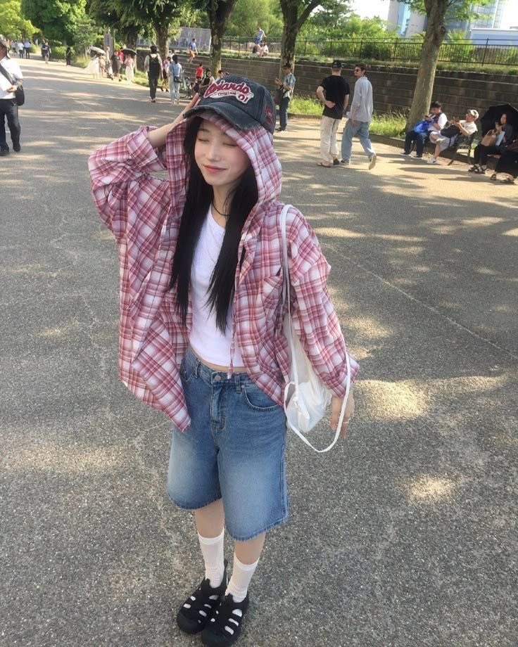 nyung_ggom1812's tweet photo. 여름 버뮤다 팬츠 코디 모음 https://t.co/AUqobba9zZ