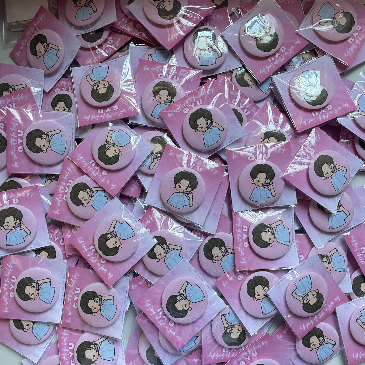 colleprints's tweet photo. wts lfb printing service ph

sample prints : #colleprintables
button pins 1.75in glitter w/packaging
13 pesos each only

🏷 enhypen nct wish svt ahof bts skz bini txt exo sb19 lsf bnd twice ald1 illit riize aespa ateez treasure pulse on mingyu snickers blackpink cse kits freebies https://t.co/DQweLbCD55