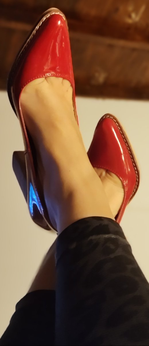 YourSecretMood's tweet photo. Do you like red heels? 😏🔥
I have more… link in bio 💋 https://t.co/pp7P9WkKaO