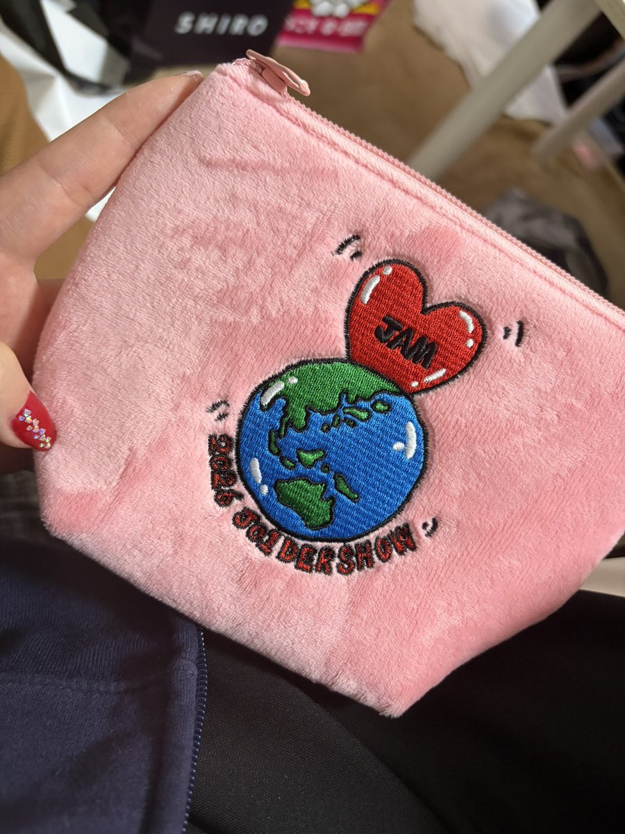 推し活楽しみます👑🐰 tweet media