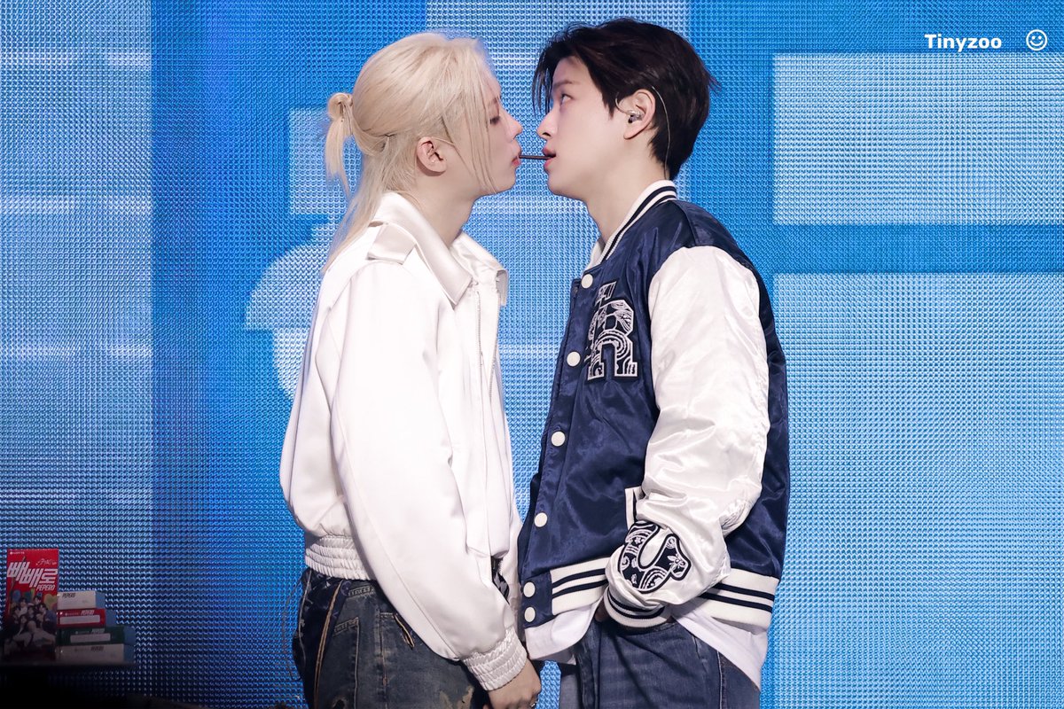 TinyzooOO tweet media