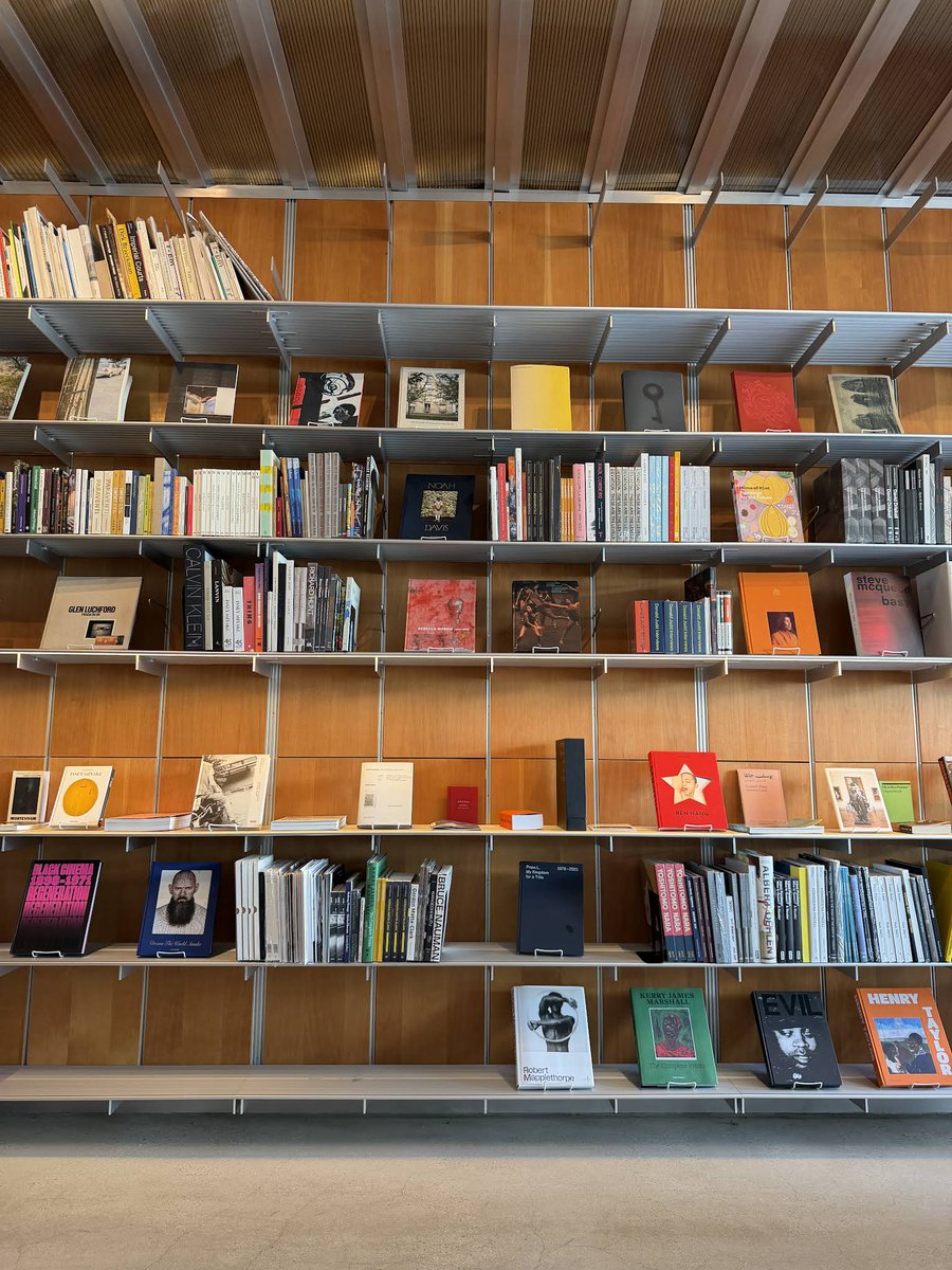 ivejeongho's tweet photo. [Architecture Books]
8010 Melrose Ave, Los Angeles, CA 90046 미국
https://t.co/tA3CuFX4lC

원영 인스타그램 260404
#ive #아이브 #원영 #장원영 https://t.co/RiKxNIMIRm