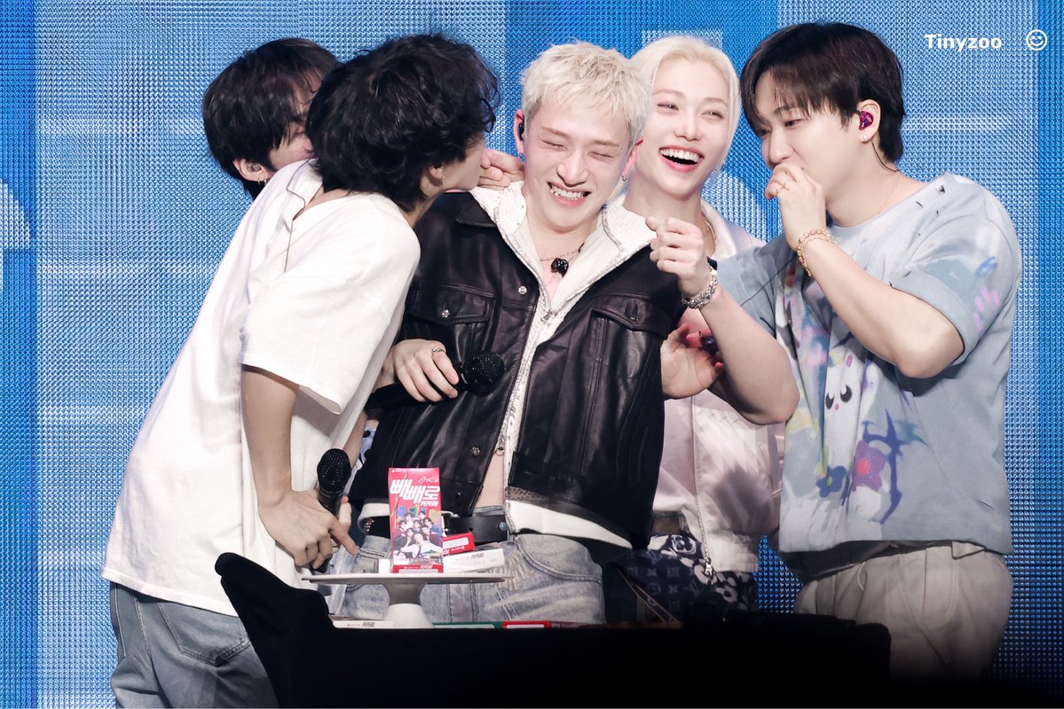 TinyzooOO tweet media