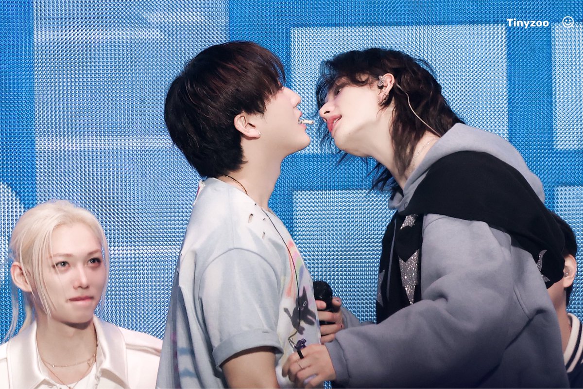 TinyzooOO tweet media