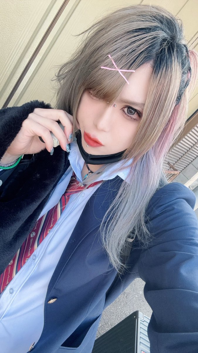 ゆーり(Yuri)/ロールシャッハ1号 Rorschach.inc tweet media