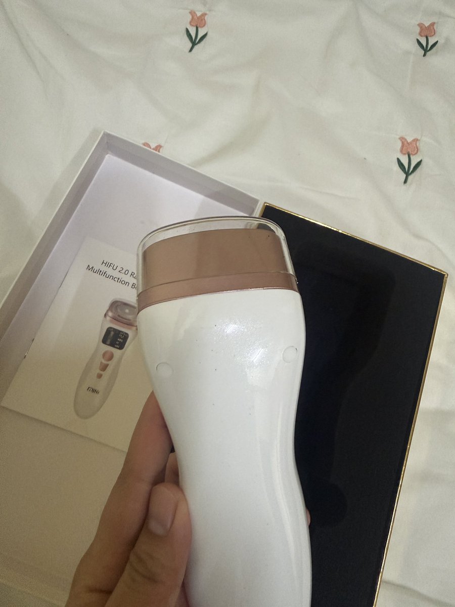Sirilak1999's tweet photo. ส่งต่อคับ💝
Sally Skin Mini HIFU III เครื่องยกกระชับหน้า ปรับหน้าเรียว ลดริ้วรอย ร่องแก้ม ของใหม่ไม่เคยใช้เลยงับ
( from 1,440)
ราคา 1,000 free shipping
#เลเซอร์ขน #เครื่องเลเซอร์ขน #เครื่องกำจัดขน #irich #ส่งต่อเครื่องสำอาง #ส่งต่อเสื้อผ้า https://t.co/7TSiznZ8FG