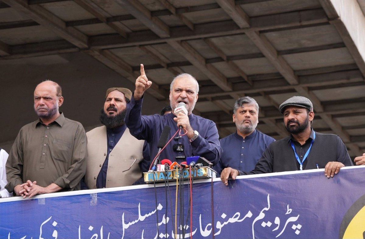 #عوام_کو_مزید_ریلیف_دو
 شرم کرو اپنا 11 ارب کا جہاز بیچو اور عوام کو ریلیف دو
#عوام_کو_مزید_ریلیف_دو
#عوام_کو_مزید_ریلیف_دو