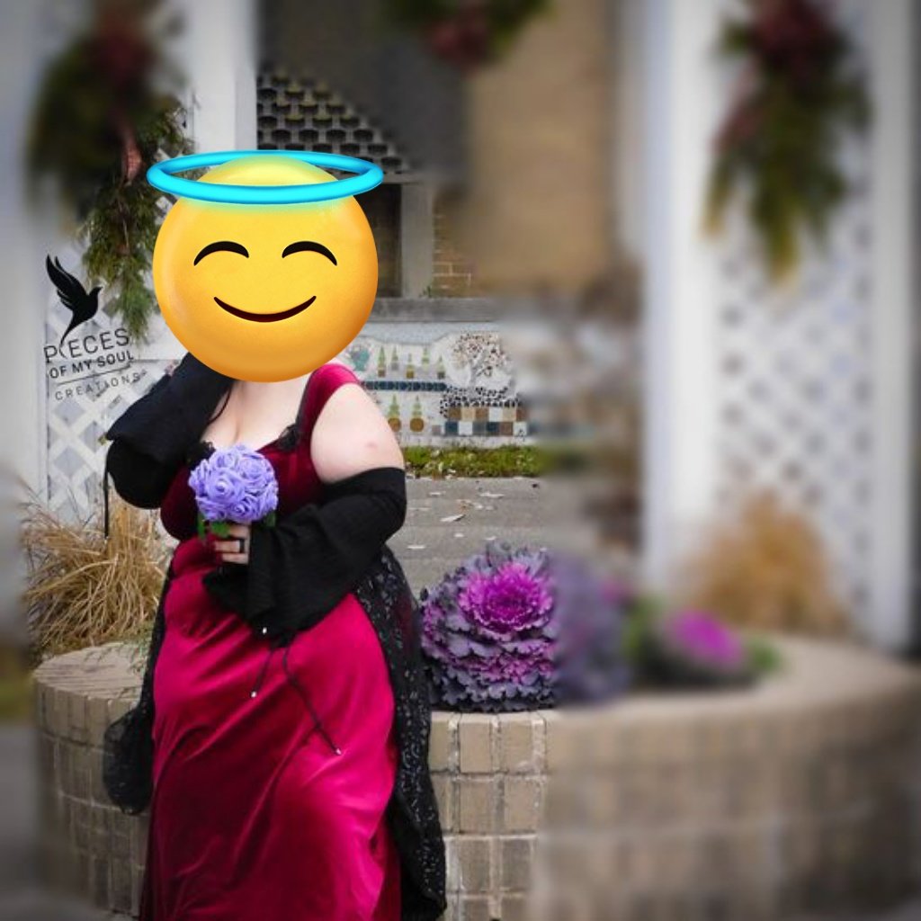 cyberangel_misa's tweet photo. And as promised here is my irl wedding♡♡ 
18th December 2024♡♡ 
And yes I cover my husband's face since he don't want to be showed♡♡ 

Pics of me♡♡

Also last Pic is misa x sephiroth♡ as said same wedding dress♡ 
#yume #sephmi #fallenstar #love https://t.co/dKCrOIFpyv