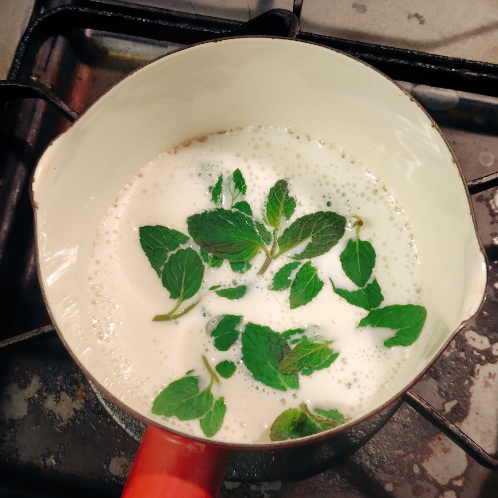 青八木 tweet media