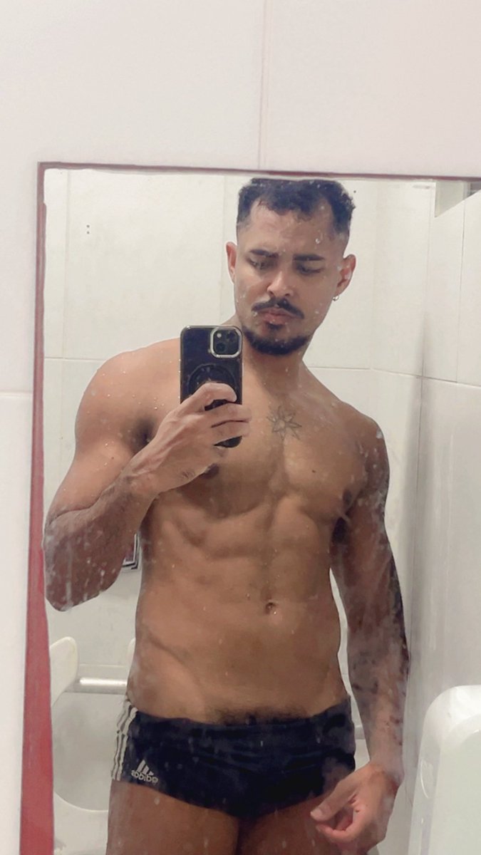 é da xereca da xuxa tweet media