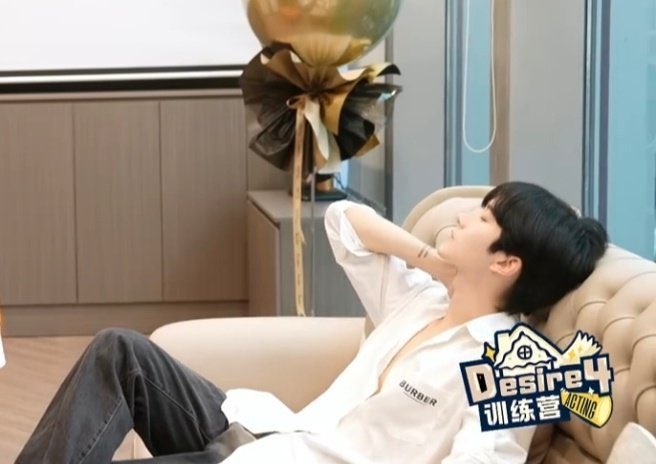 เป็ดเหลืองพเนจร tweet media