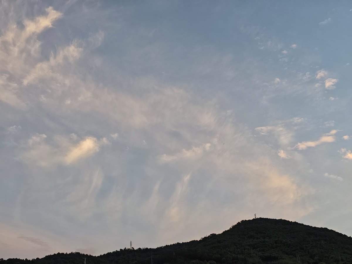ryanruru1's tweet photo. 9*100-65
消灭辐光
空洞骑士完结撒花
天空中的云帘
又是运动满满的一天
#百日挑战 #百日运动 https://t.co/WPIHp8QfHL