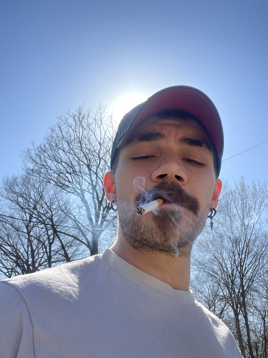 I’ll be free tonight for some fun 💸 💨 
DM me