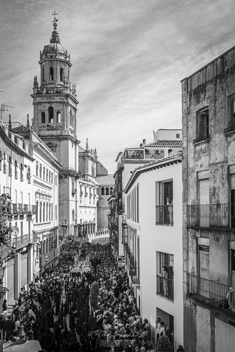 Madrugá en Jaén <a href="/CofradiaAbuelo/">Cofradía 'El Abuelo'</a> <a href="/AgrupacionJaen/">Cofradías Jaén</a>